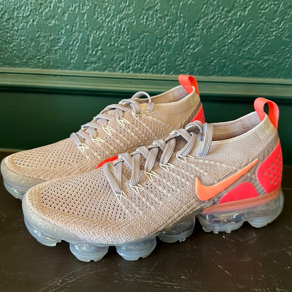 Nike Vapormax Flyknit Grey Pink Size 8  NEW